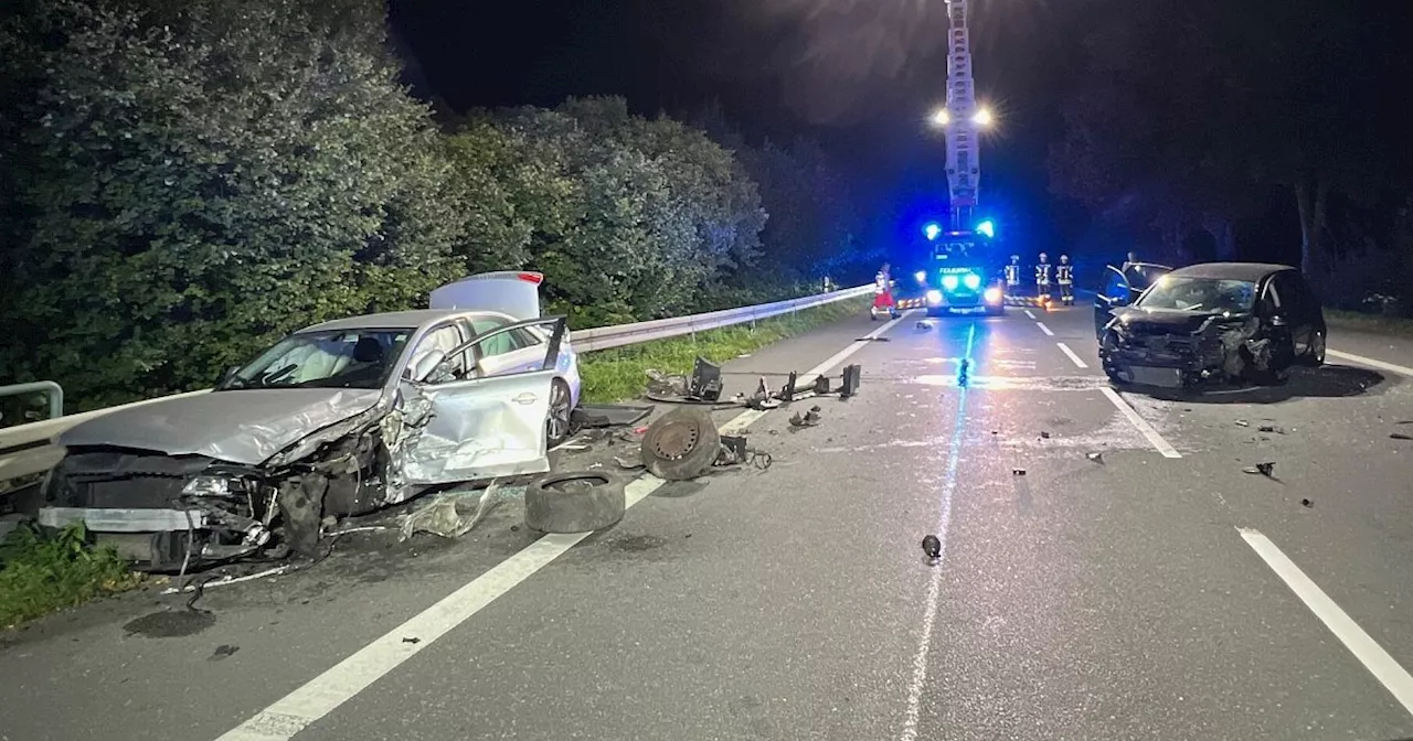 Schwere Frontalkollision im Kreis Gütersloh - vier Menschen verletzt