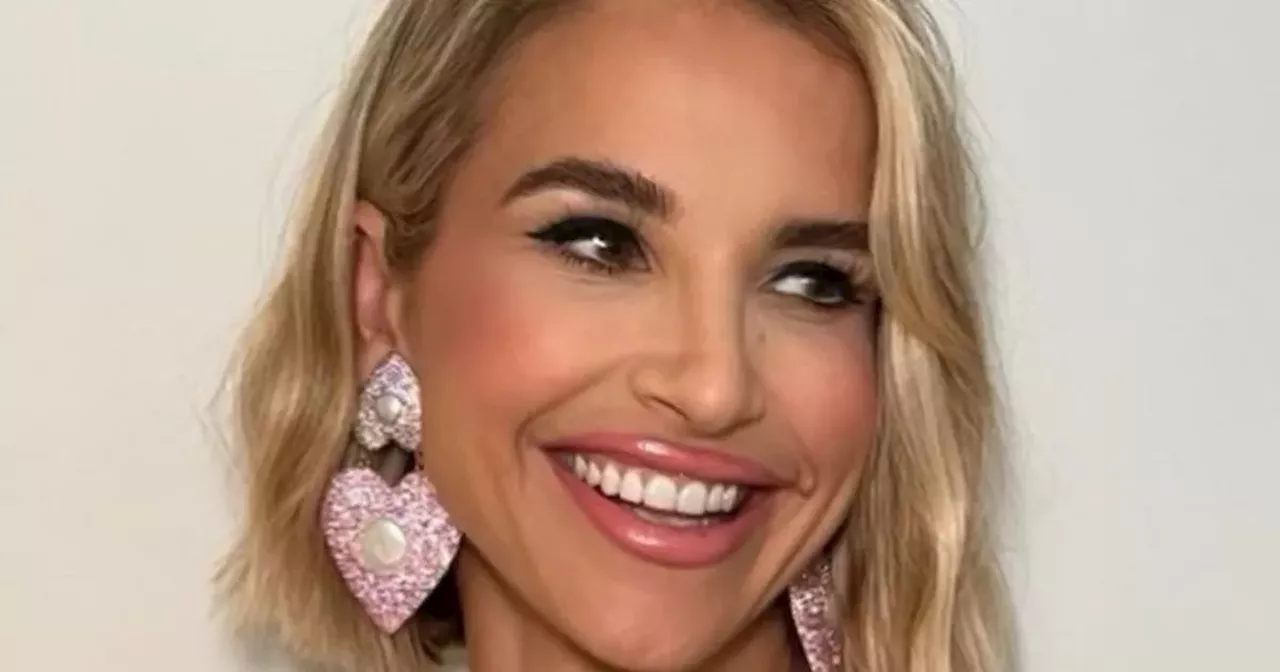 Vogue Williams debuts rosé coloured bob hair transformation