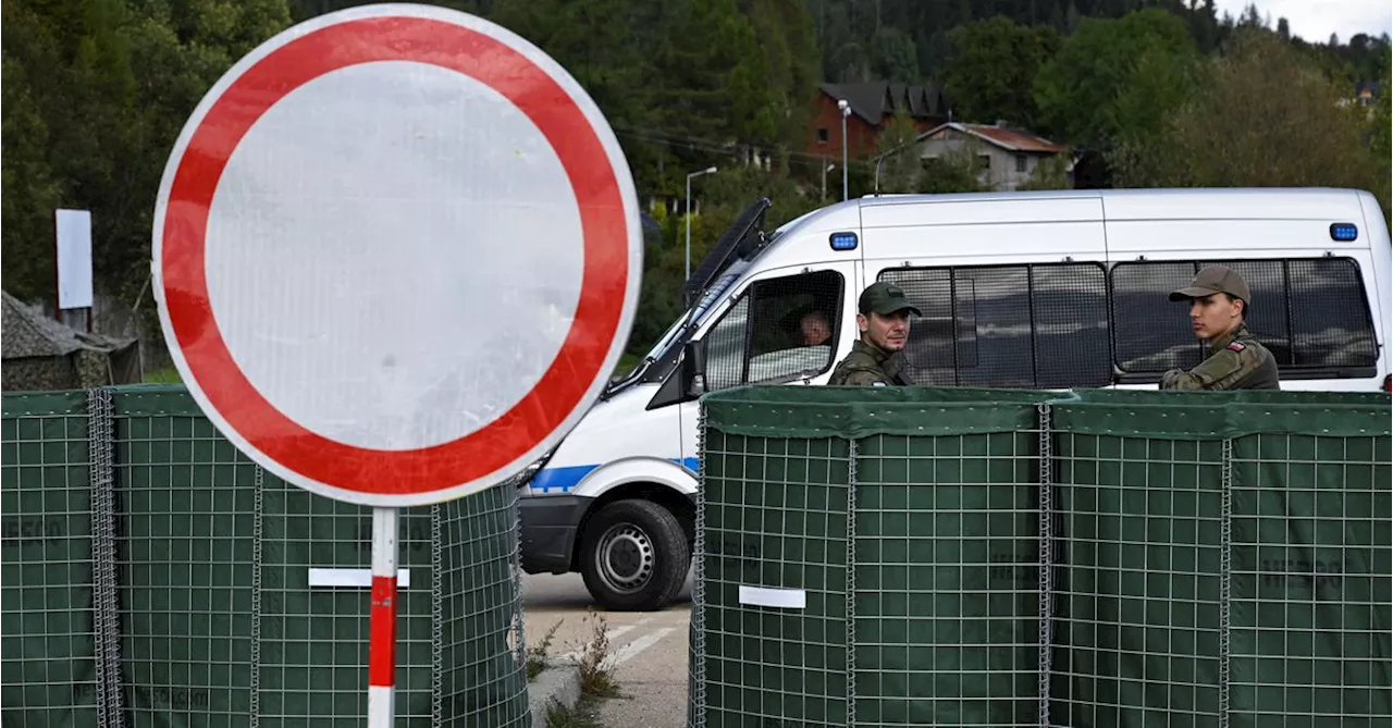 Poland, Czech Republic extend border controls with Slovakia