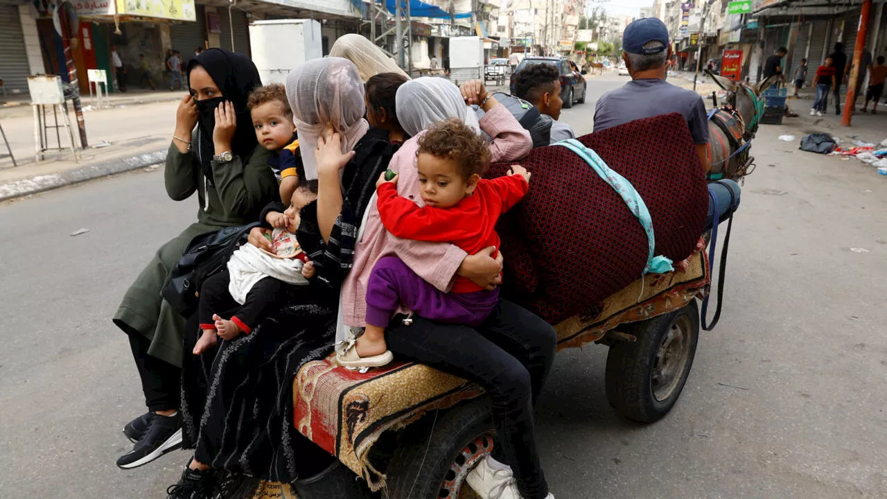 - Guerre Israël-Hamas: dans la bande de Gaza, «chacun attend son tour» témoigne une habitante