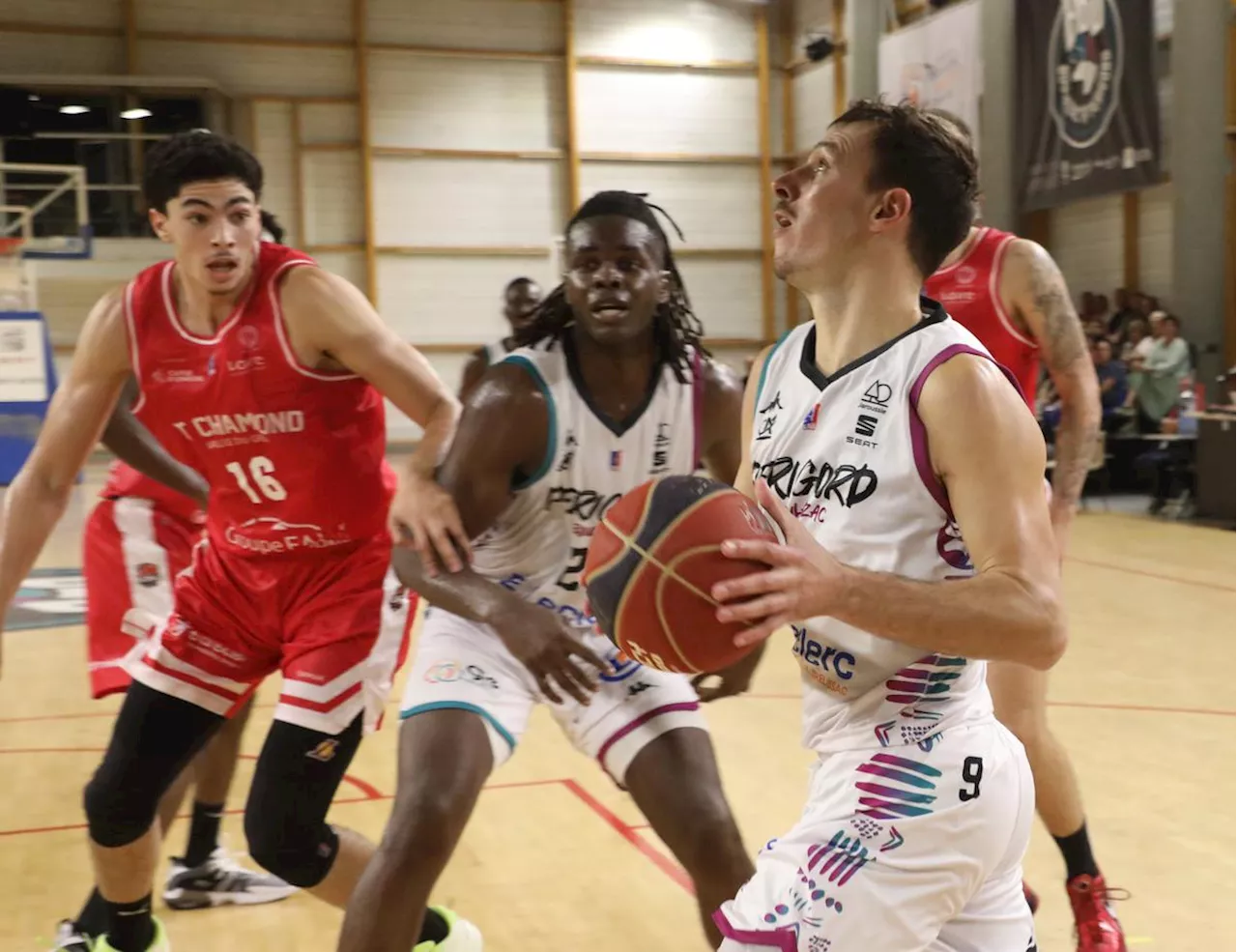 Le Boulazac Basket Dordogne commence par se jauger à Nantes