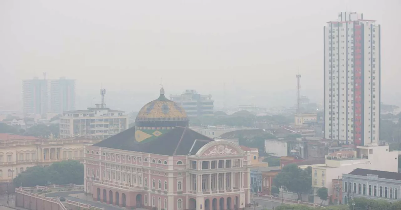 Incêndios na floresta amazônica em meio à seca sufocam a cidade de Manaus