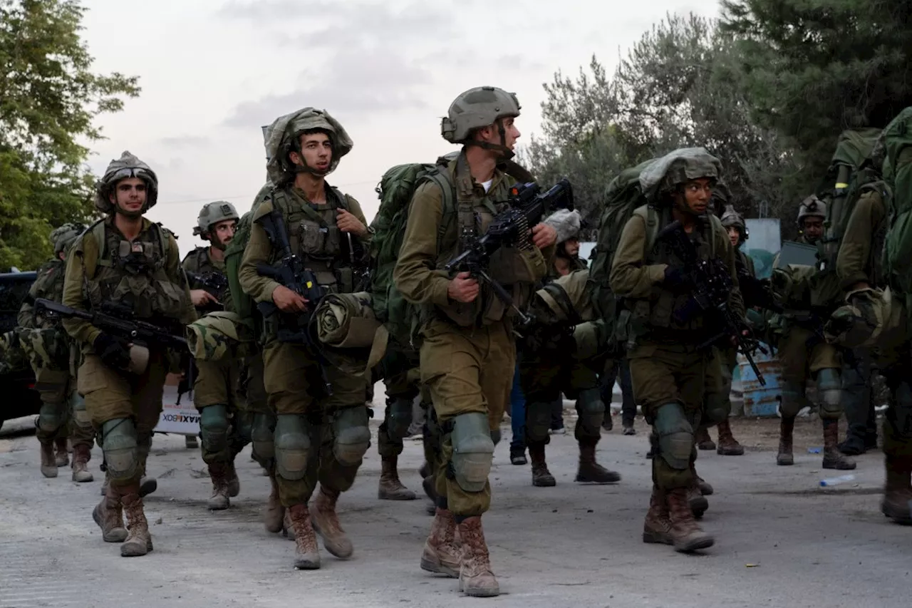 100 reservists and soldiers travel from UK to Israel to serve with IDF