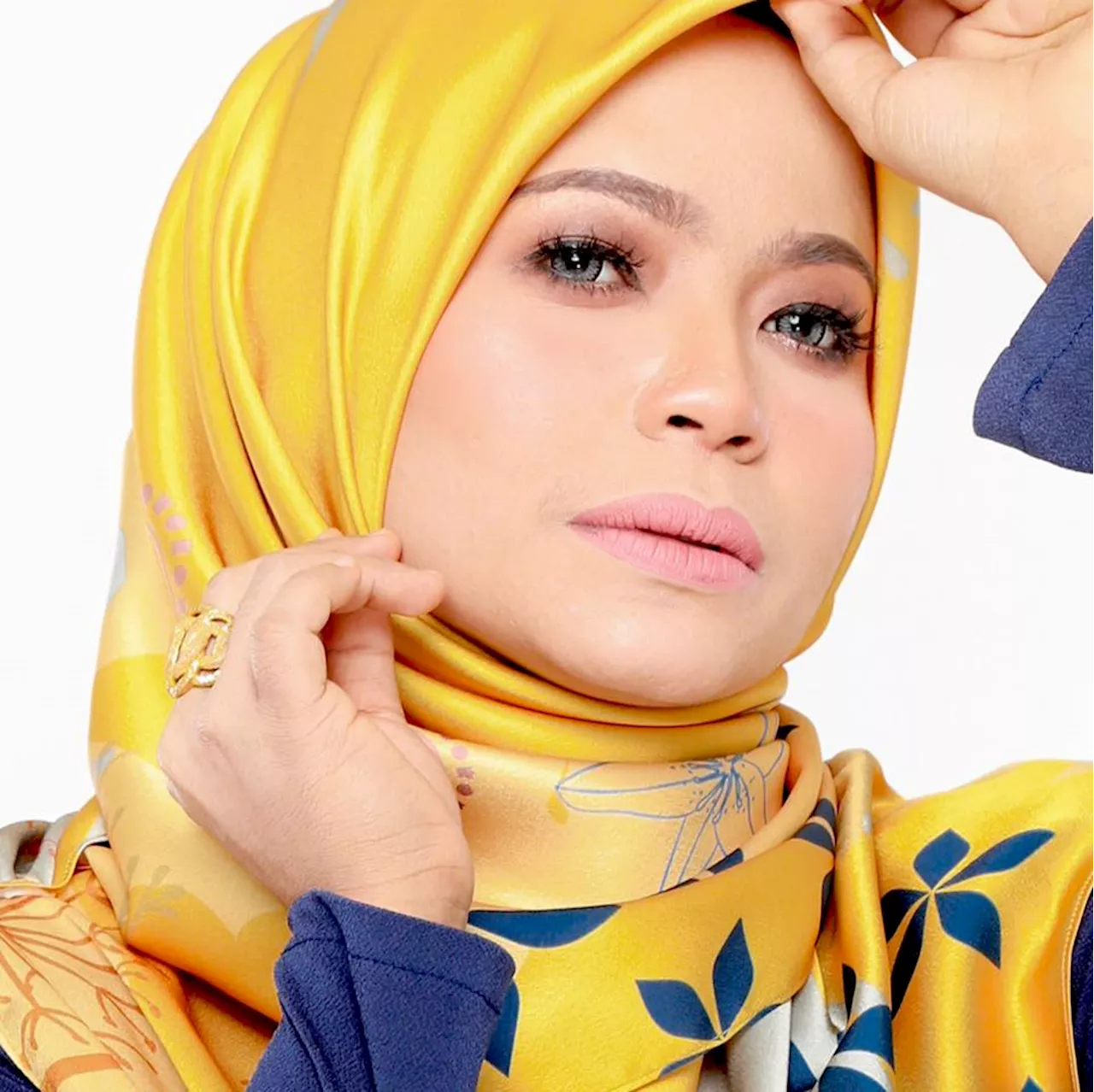 Hina bentuk tubuh: Pempengaruh kekal bayar ganti rugi RM100,000