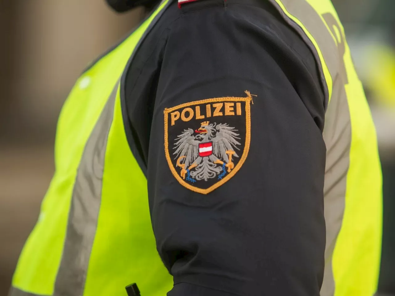 Mopedunfall in Feldkirch: Zwei Jugendliche bei Kollision mit Auto verletzt