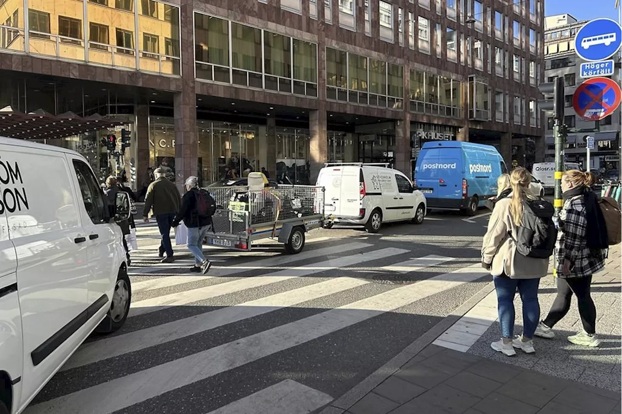 Stockholm to ban gasoline and diesel cars from downtown commercial area in 2025