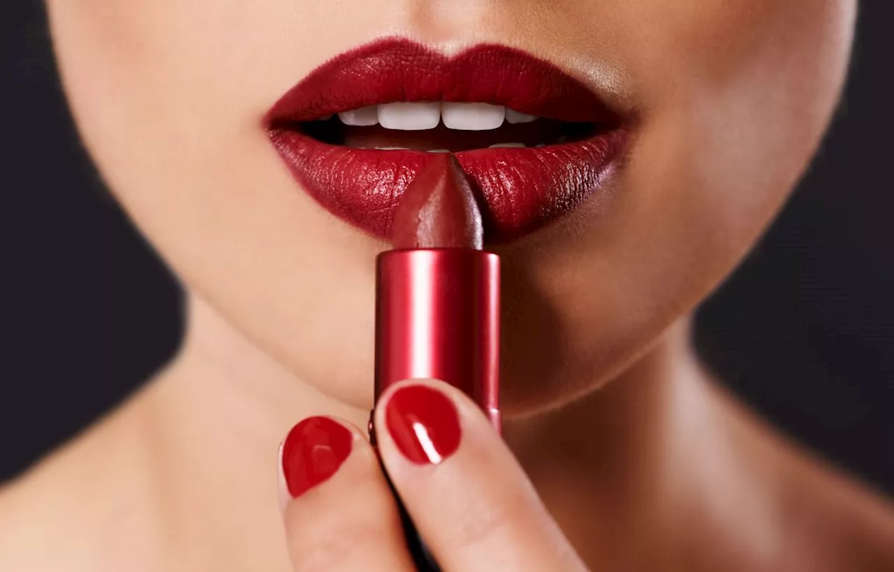 « Cherry make-up » : Exit l’orange, le rouge devient la couleur tendance de l’automne