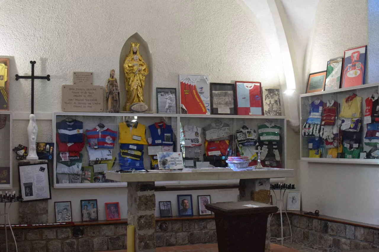 Avant France-Afrique du Sud, pèlerinage dans la seule chapelle au monde dédiée au rugby