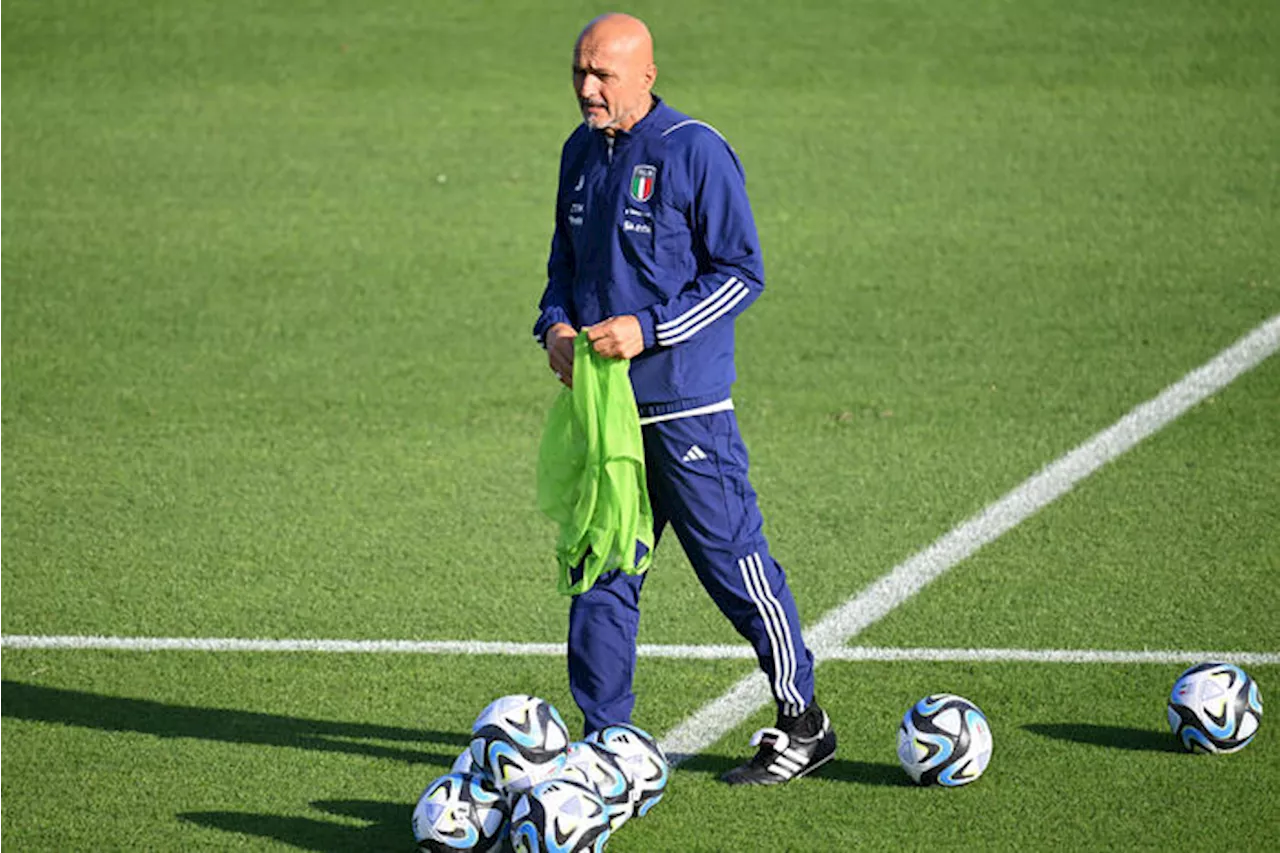 'Siamo l'Italia', azzurri in campo per l'allenamento a Coverciano