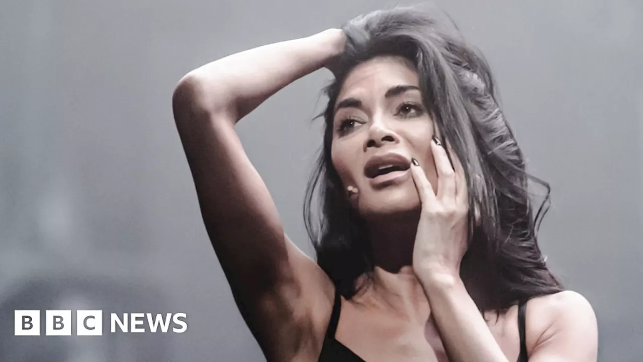 Sunset Boulevard: Nicole Scherzinger 'dazzles' in West End, critics say