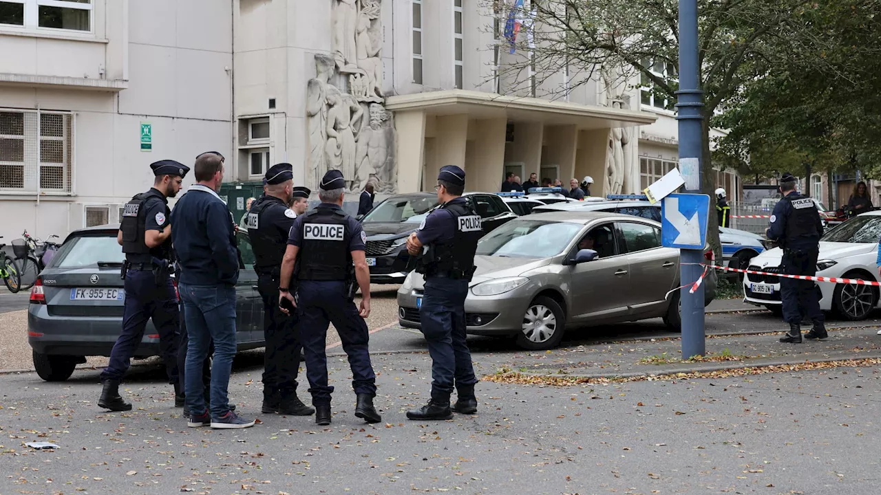 - Enseignant tué au couteau à Arras: huit personnes en garde à vue, dont l'assaillant