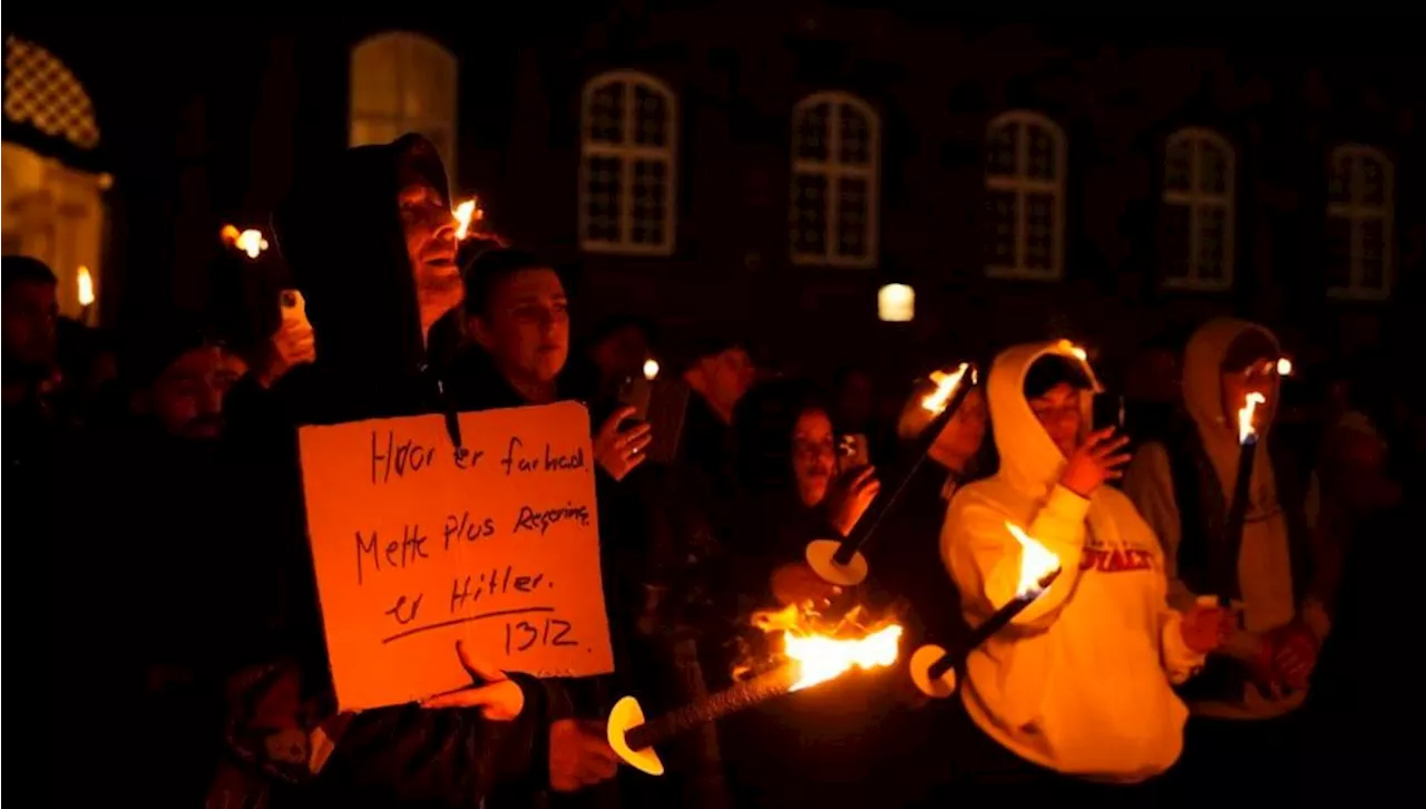 Følelsesladede taler til demonstration for forsvundne Farhad: 'Stemningen dirrer af vrede mod politiet'