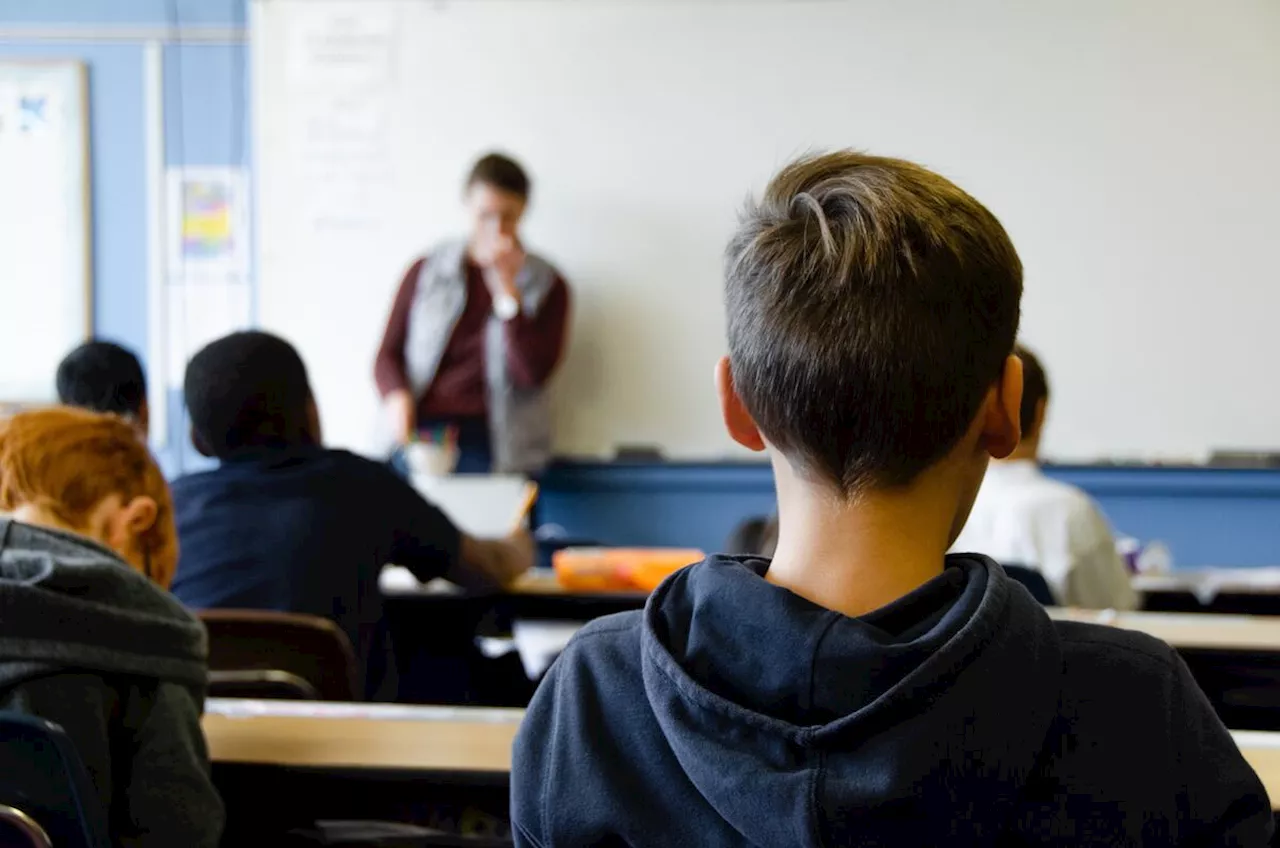 Arras : un enseignant tué au couteau dans un lycée, les premiers détails sont glaçants