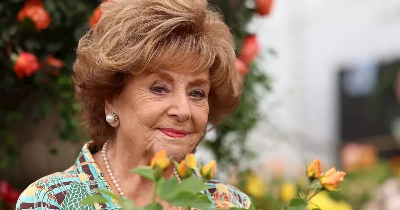 Life of Corrie legend Barbara Knox from private marriages to co-star fallout