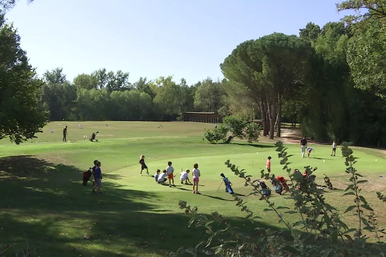 Même moins gourmand en eau, le projet d'extension du golf de Castres divise la population