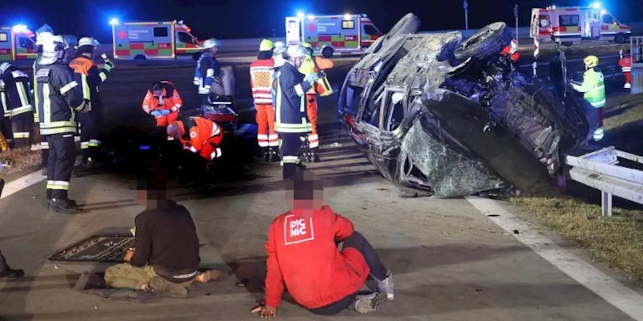 7 Tote! Mehr als 20 Insassen in Wiener Schlepper-Wagen