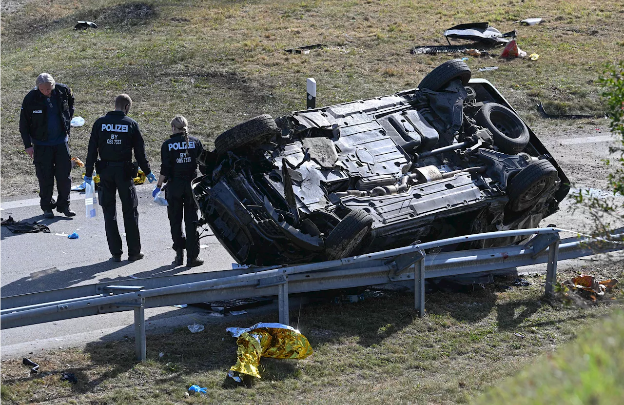 7 Killed In Suspected Migrant-smuggling Vehicle Crash