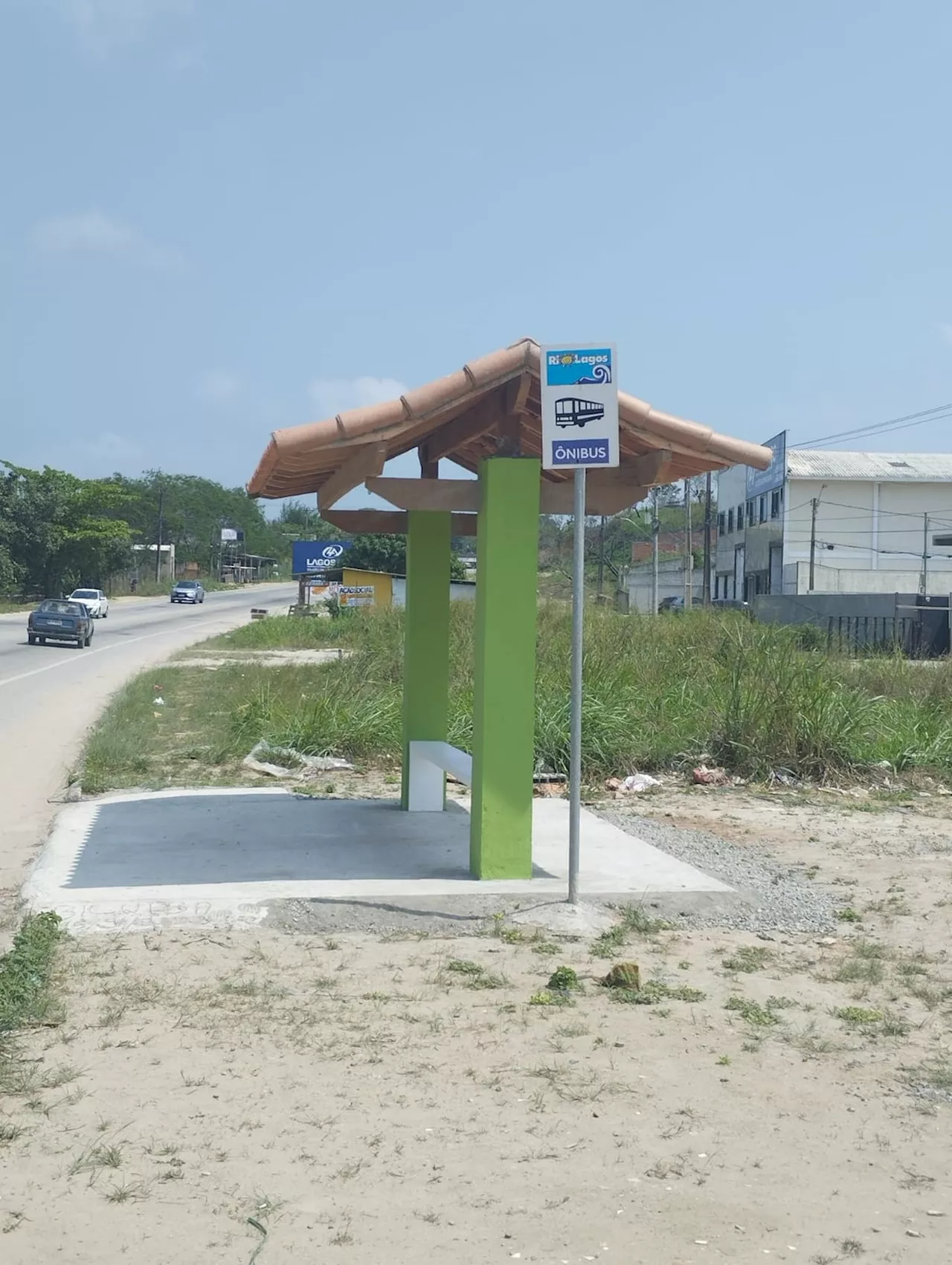 Moradores de Saquarema ganham novos pontos de ônibus