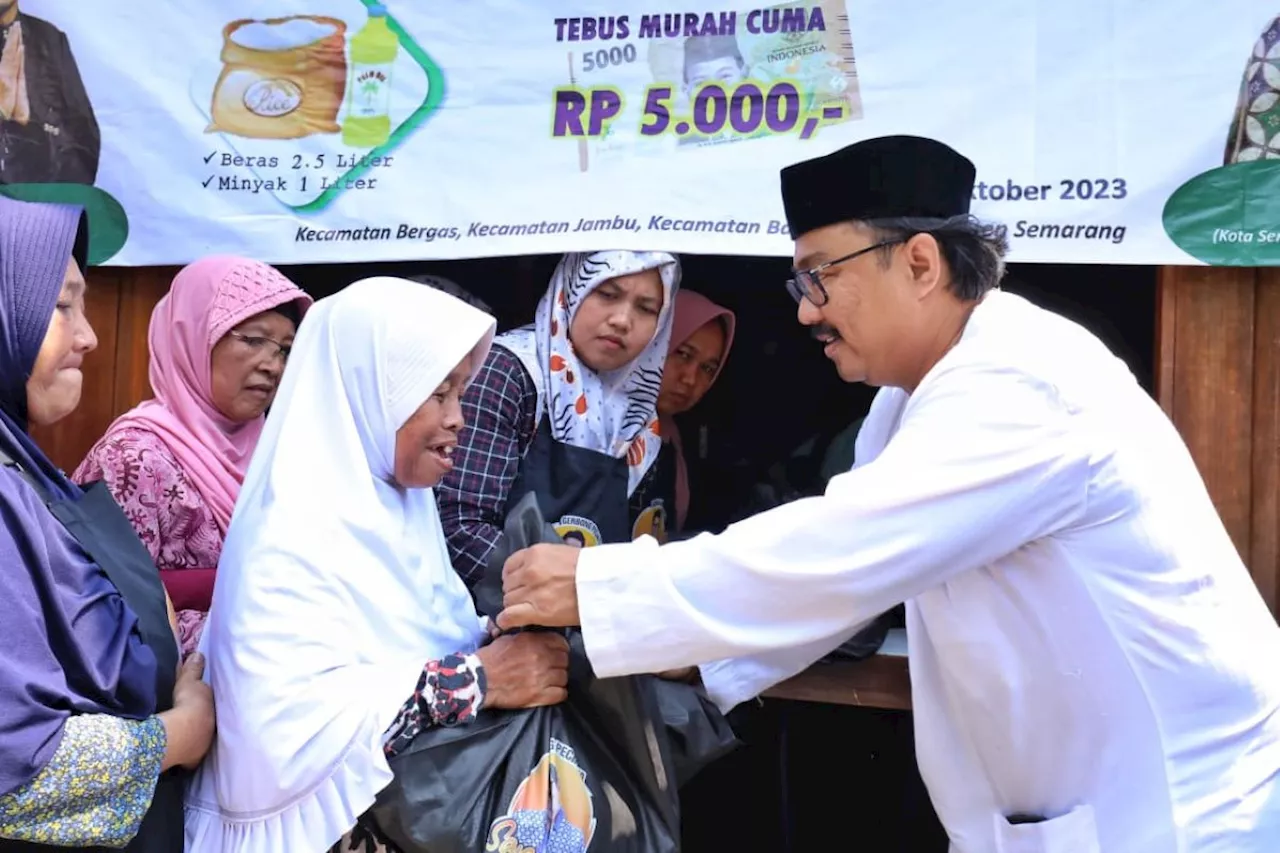 Beban Warga Banyubiru Berkurang Berkat Sembako Murah dari Gerbong SandiUno