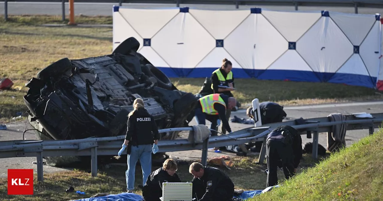 'Extrem viele' Schlepper: Unfall fordert sieben Tote, darunter ein Kind