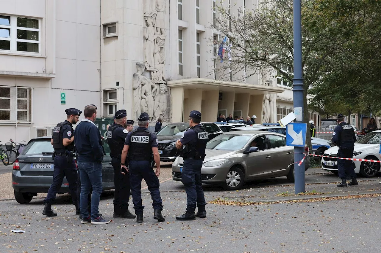 Attaque au couteau dans un lycée d'Arras: un enseignant tué, deux blessés grave