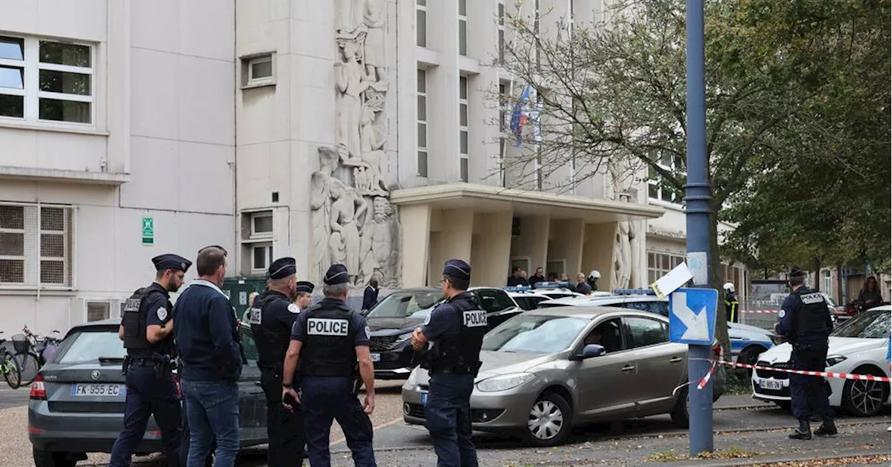 Attaque au couteau dans un lycée d'Arras: un enseignant tué, deux blessés grave