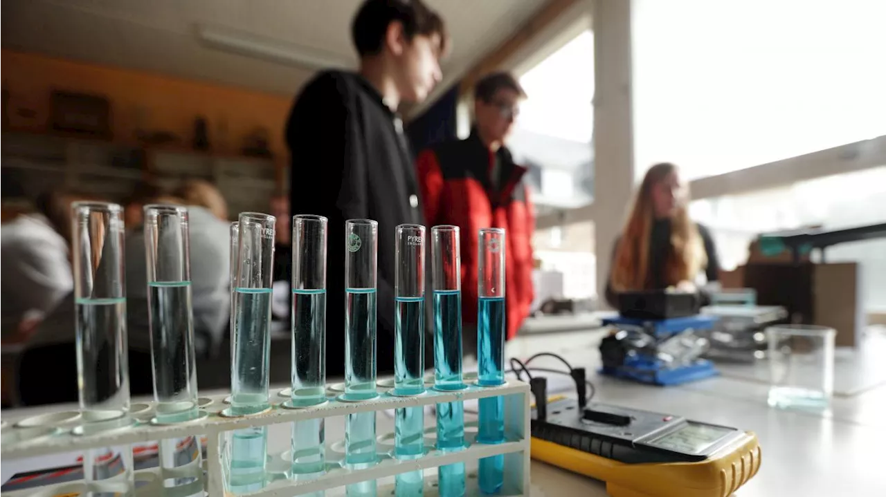 Tilloy-lès-Mofflaines : des centaines de collégiens au lycée agricole pour la Fête de la science