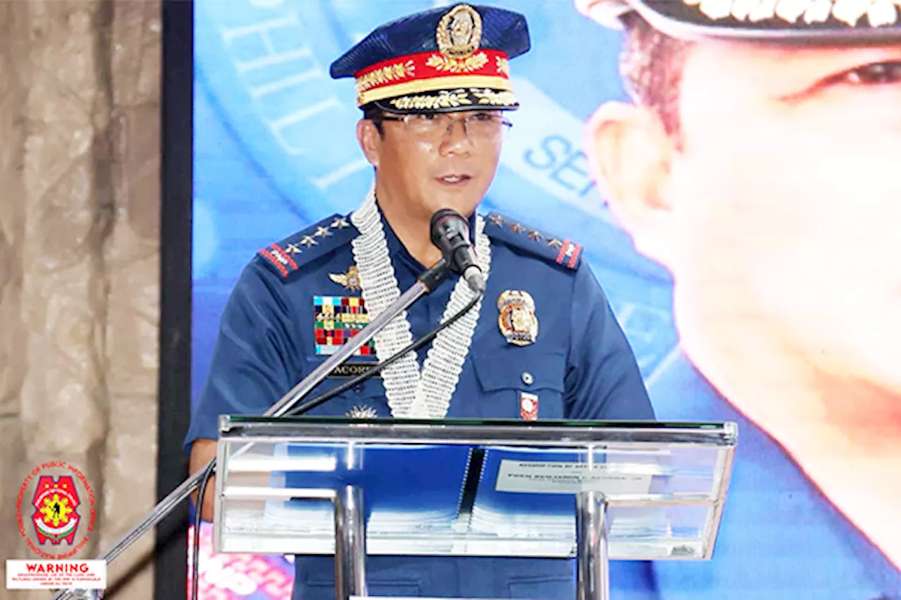 Acorda awards top cops, units in Police Service Anniversary in Bicol