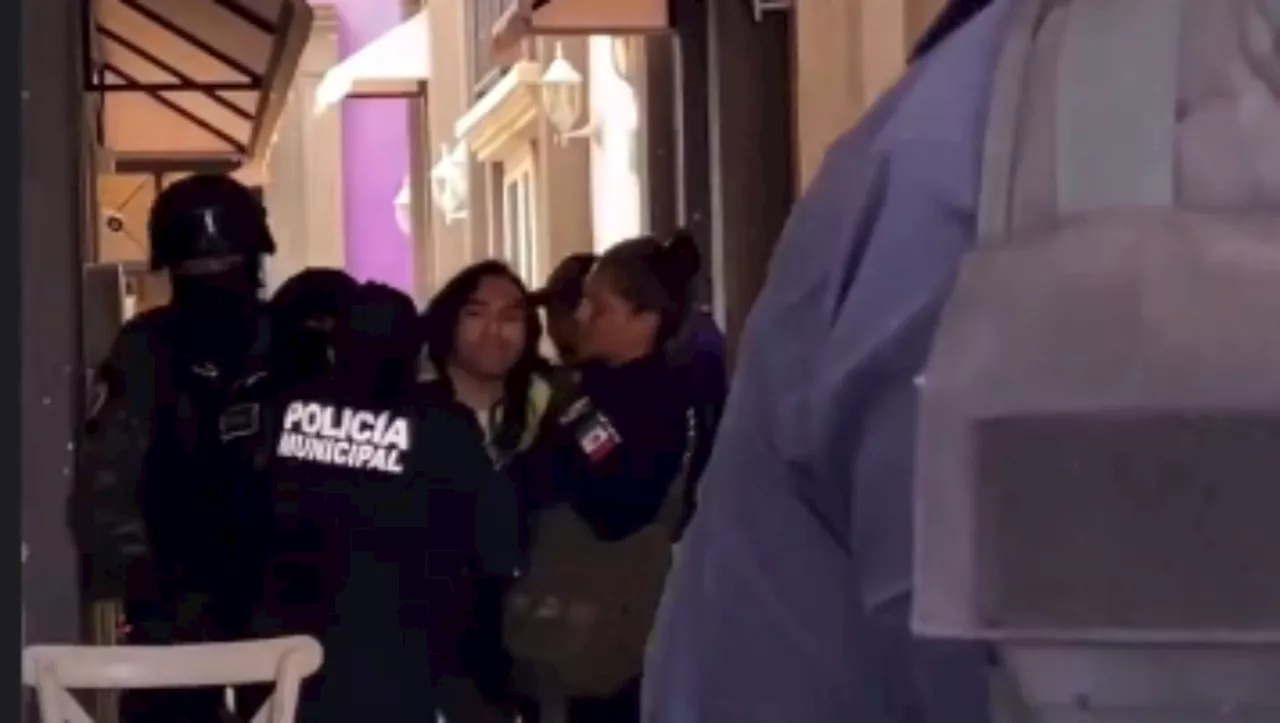 Agreden y detienen a reporteros durante informe de Paola Angon, alcaldesa de Cholula, Puebla