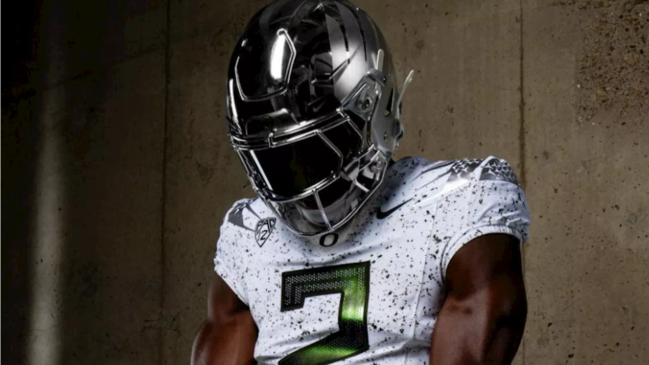 Oregon Ducks debut ‘splatter’ uniforms against Huskies