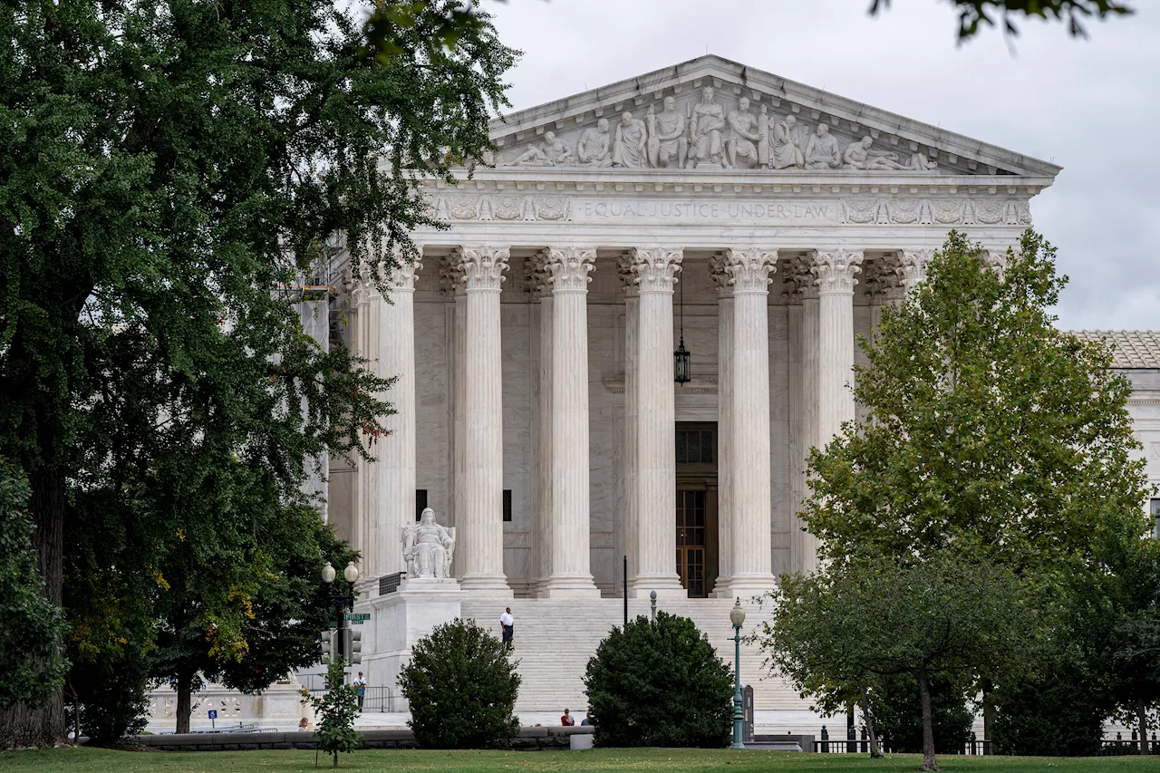 Slat of marble crashes in Supreme Court building, just avoids disaster