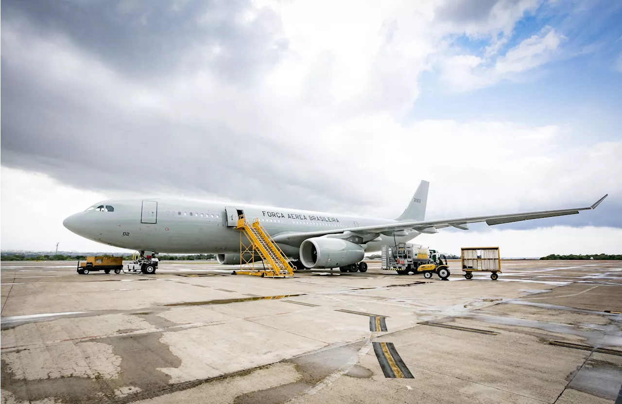 Avião da FAB decola de Israel com mais 207 brasileiros