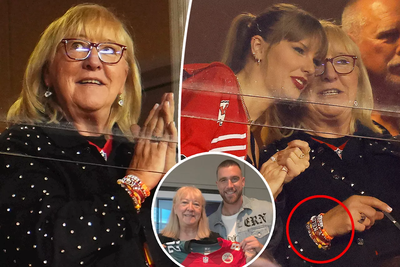 Travis Kelce's mom Donna wears Taylor Swift-inspired friendship bracelets at Chiefs game