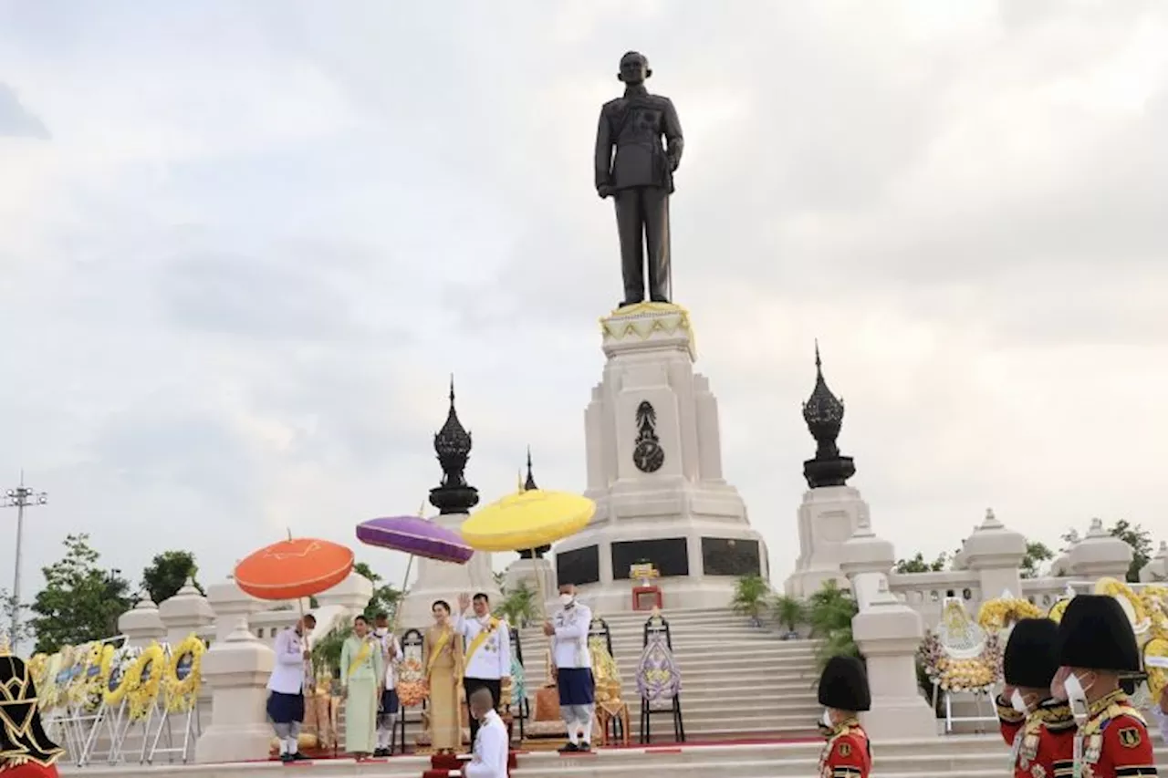 'ในหลวง-พระราชินี'เสด็จฯในการพระราชพิธีทรงบำเพ็ญพระราชกุศล'วันนวมินทรมหาราช' ณ อุทยานเฉลิมพระเกียรติร.9