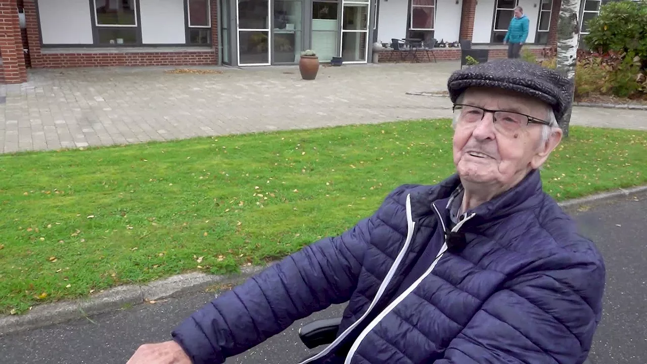 Verner på 100 år deltager i motionsdagen sammen med byens skolebørn
