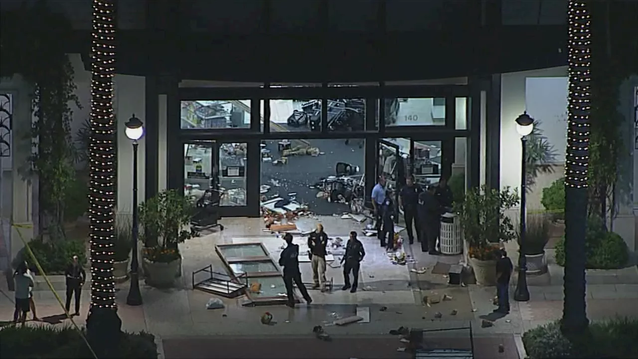 3 injured after driver crashes into Kohl's store at Bella Terra Mall in Huntington Beach