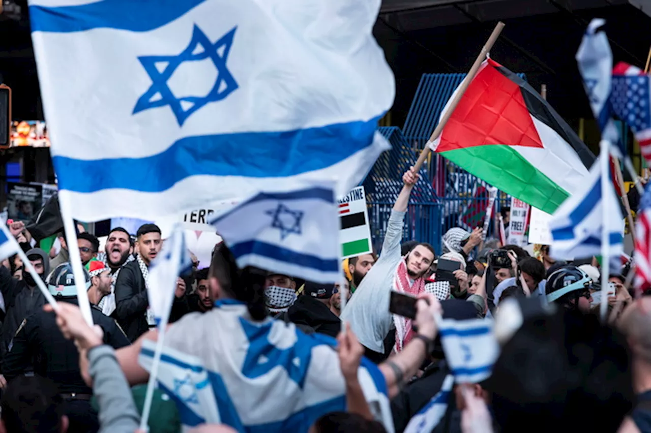 A Times Square manifestanti filo Palestina e pro Israele