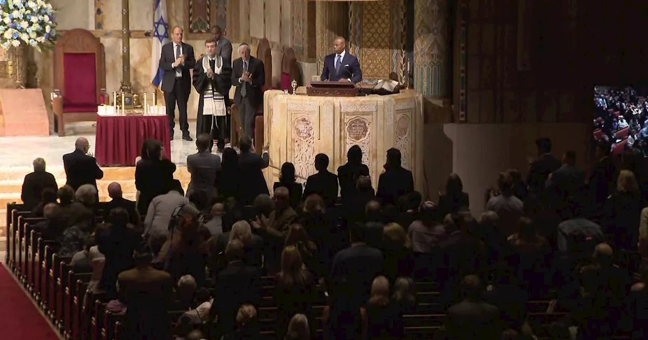 New York City synagogues receive outpouring of support for people of Israel at Friday night services