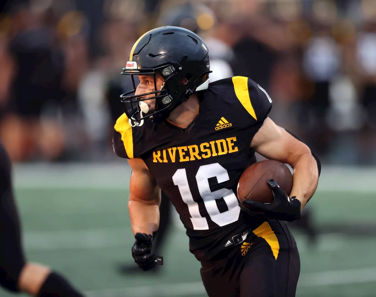 Riverside vs. Mayfield football: Beavers withstand Wildcats’ second-half rally