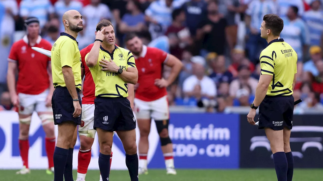 - La qualification pour l’Argentine, la polémique pour l’arbitre anglais Karl Dickson