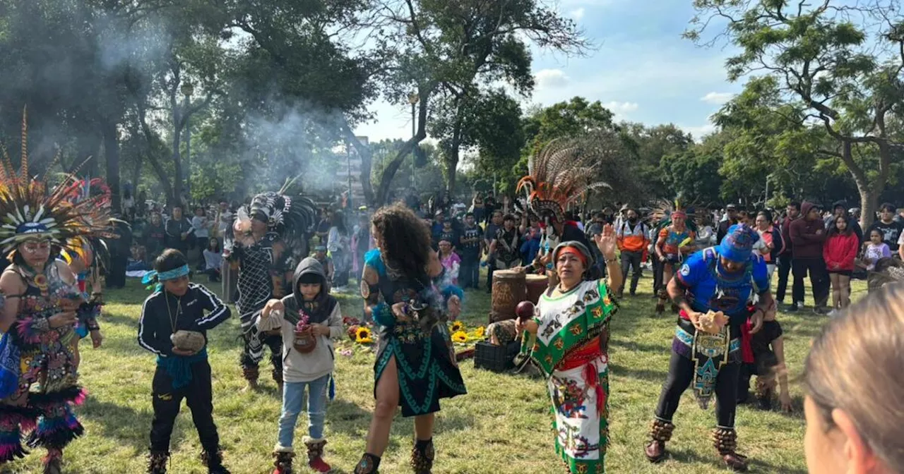 Inicia eclipse solar anular: habitantes de CDMX lo reciben con cantos y bailes