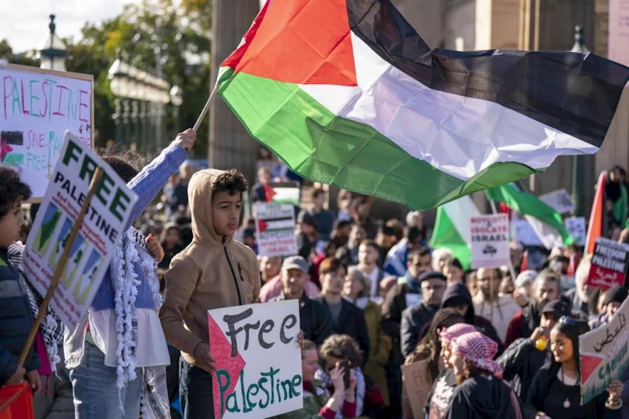 Thousands of pro-Gaza protesters stage impromptu march to Scottish Parliament