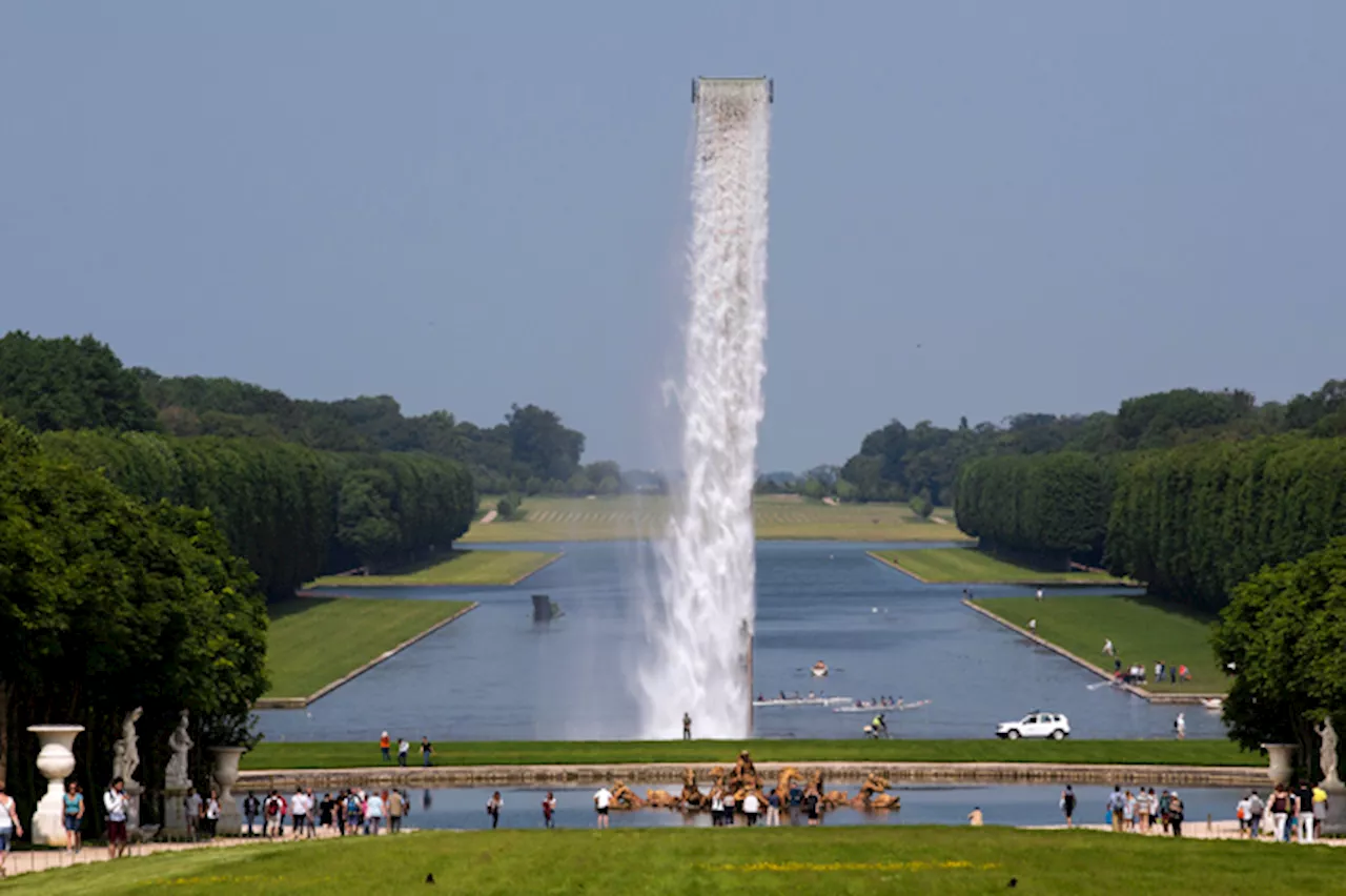 Il Louvre e il palazzo di Versailles evacuati per timore di attentati