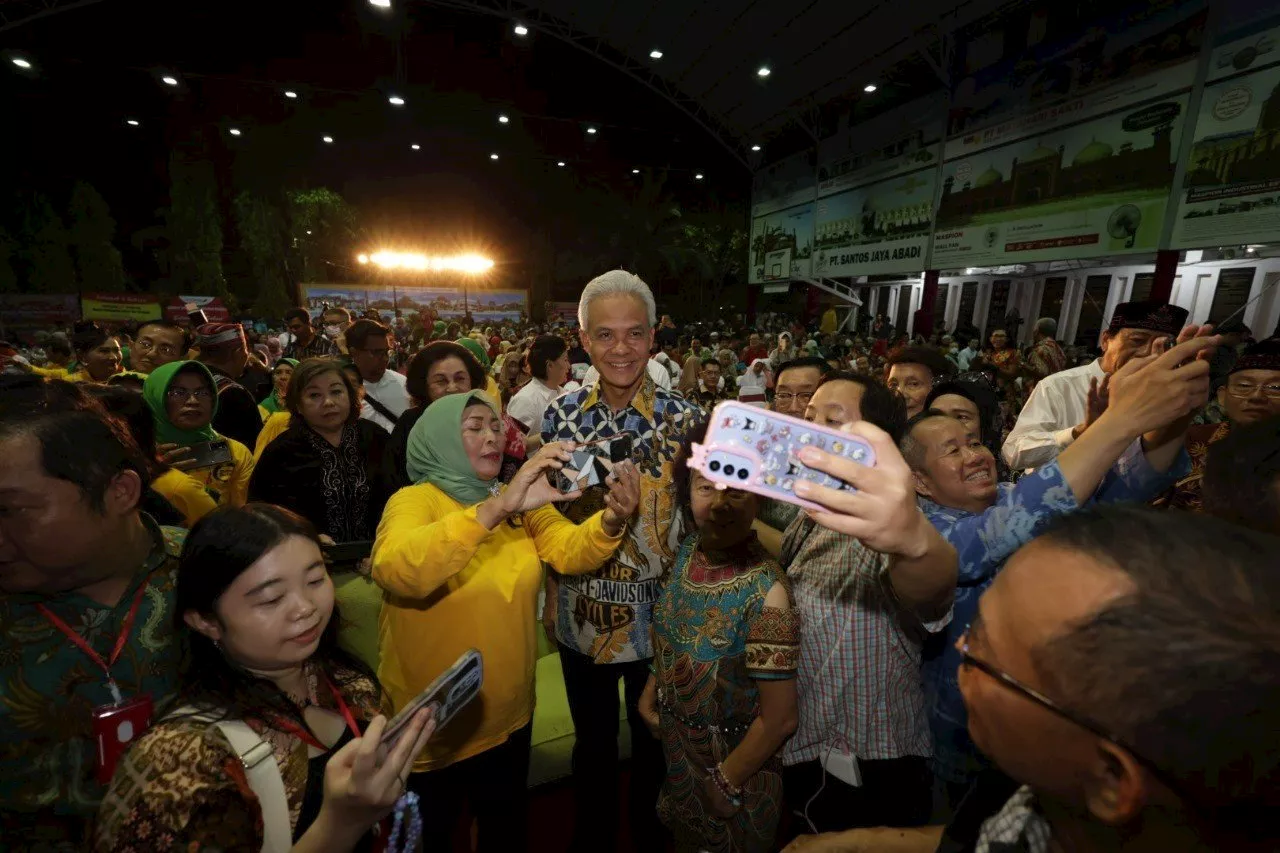 Ganjar Bersama Ribuan Warga Surabaya Merayakan Milad ke-21 Masjid Cheng Ho