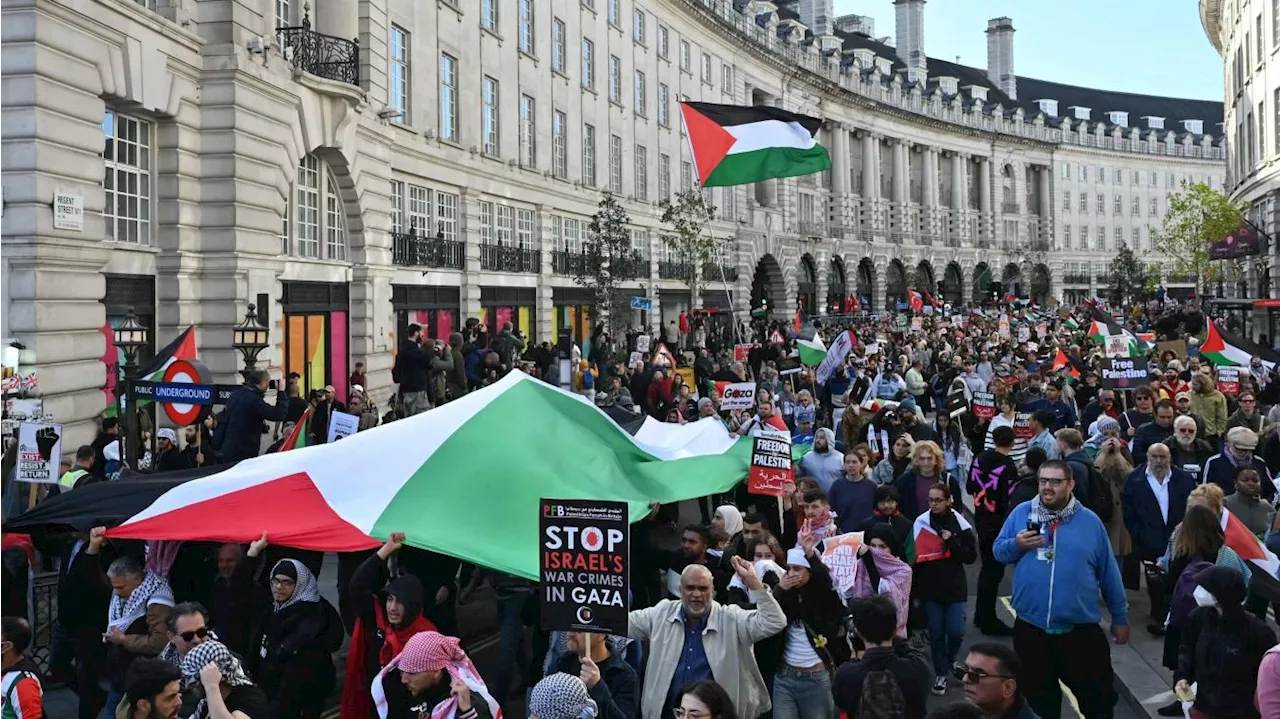 - Gaza:Londres autorise une marche avec des milliers de manifestants pro-Palestiniens