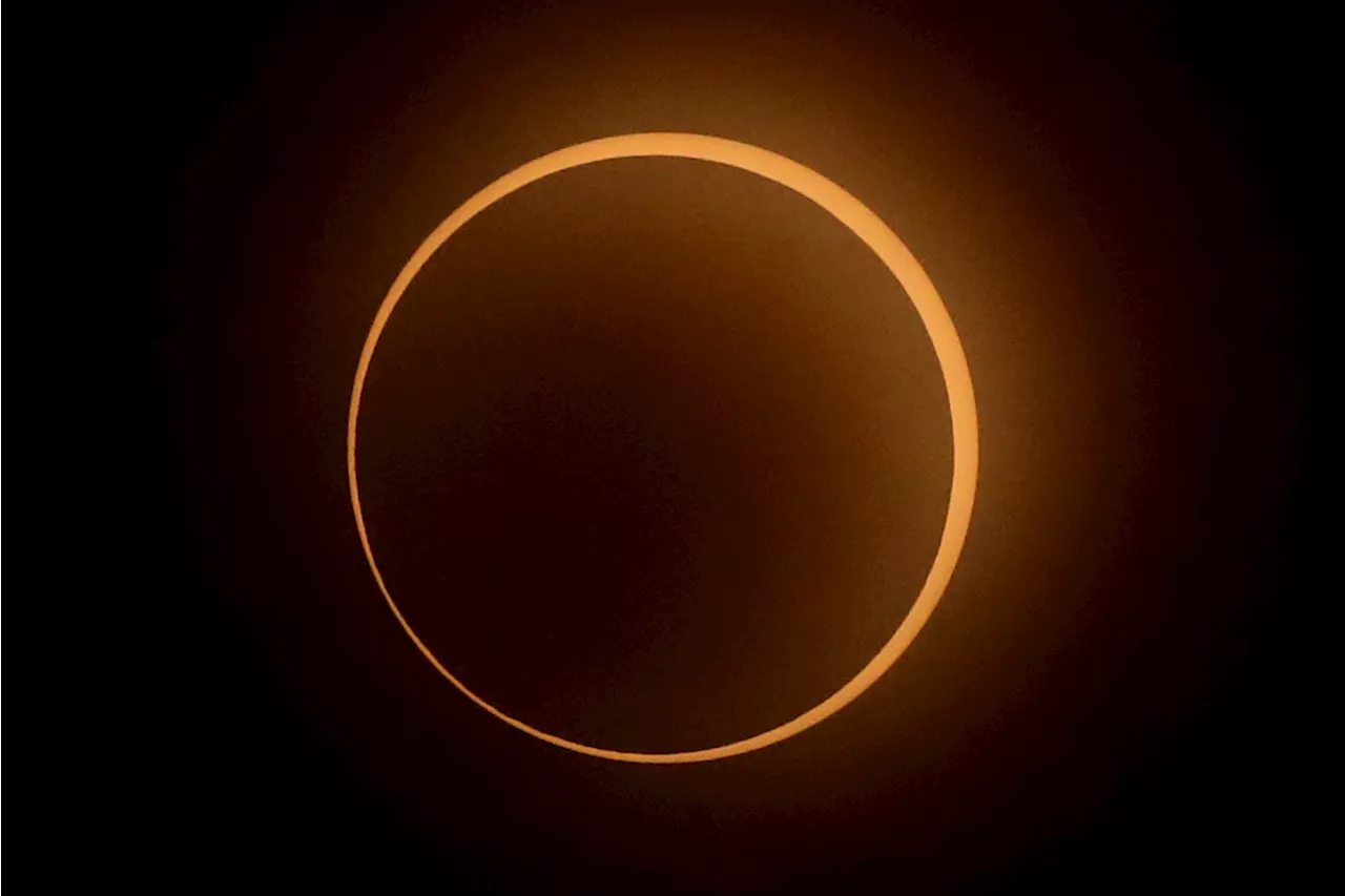 Un anillo de fuego, oscuridad: un eclipse solar anular maravilla en Panamá