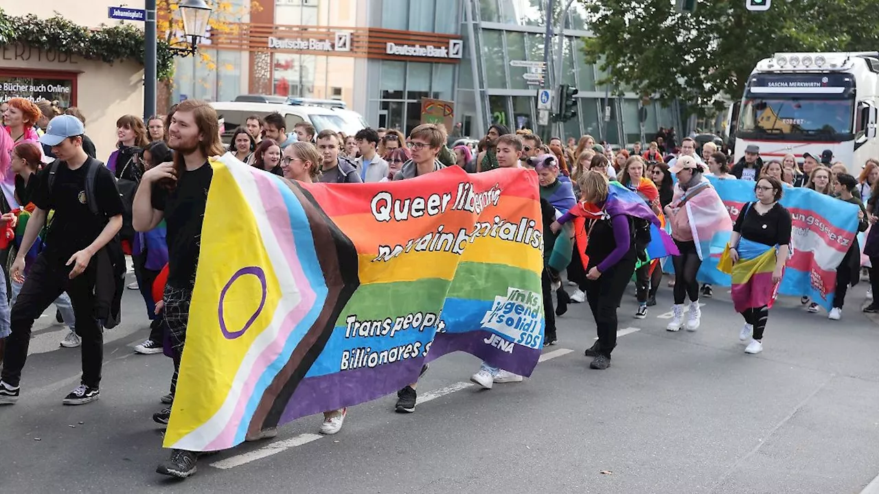 Thüringen: Demo für Vielfalt und Akzeptanz: Christopher Street Day