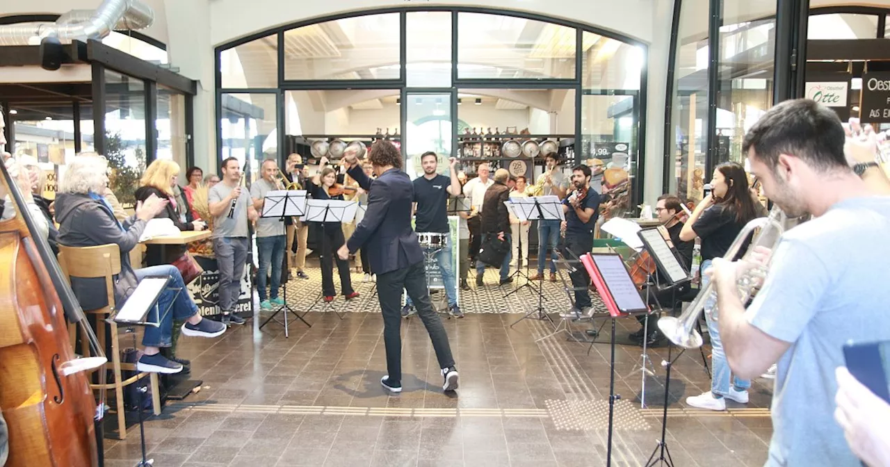 Flashmob in der Markthalle: NWD begeistert überraschte Gäste mit Bolero