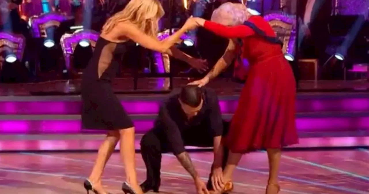 Tess Daly rushes to Angela Rippon as she suffers awkward wardrobe malfunction