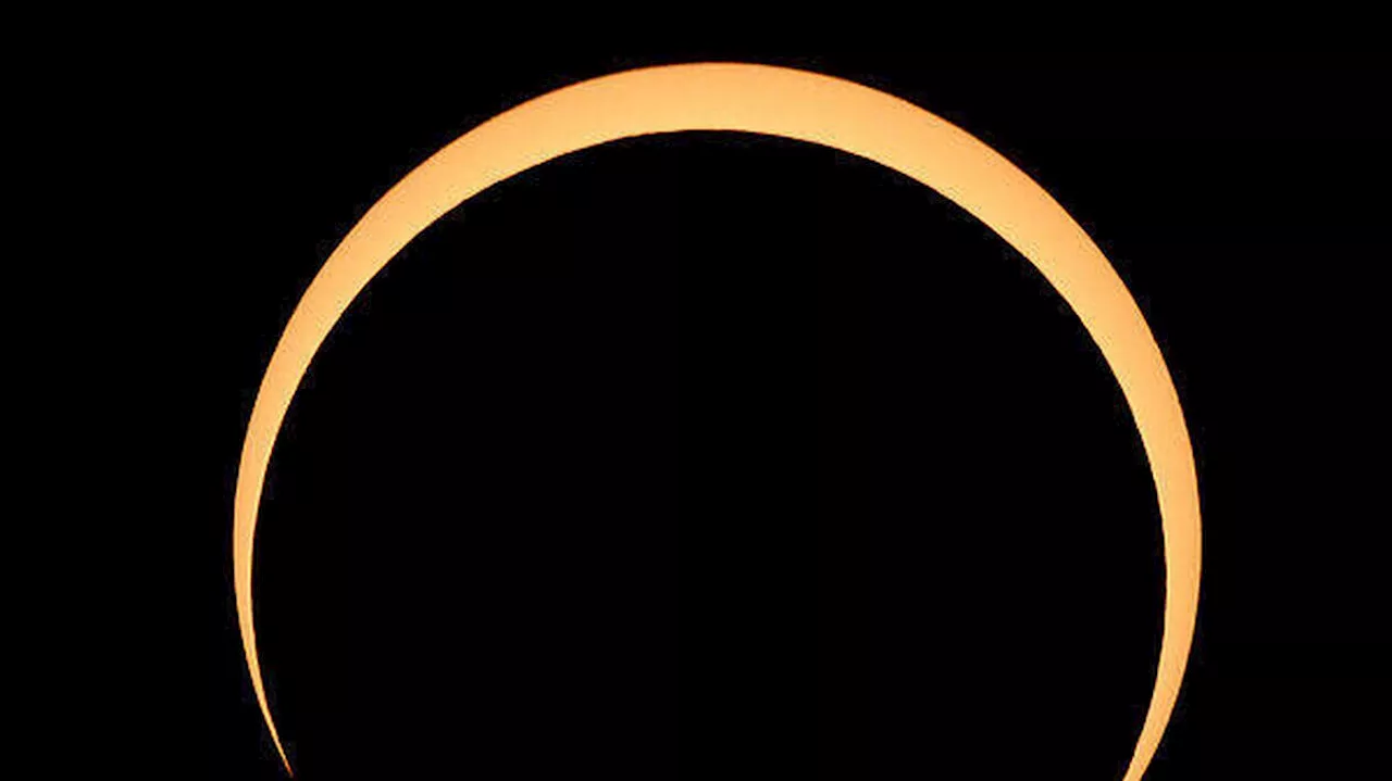 Une éclipse et un « cercle de feu » passent au-dessus des Amériques